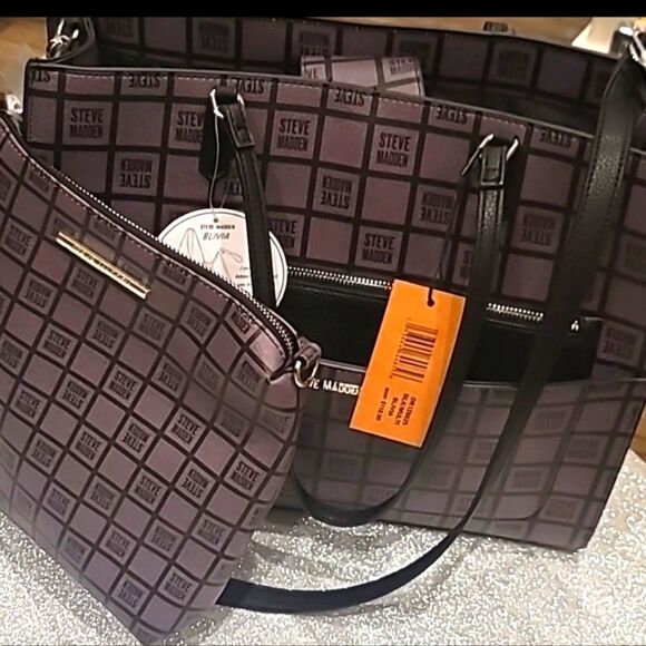 Steve Madden BLivia Logo Tote Bag w/Detachable Wristlet - Picture 7 of 12